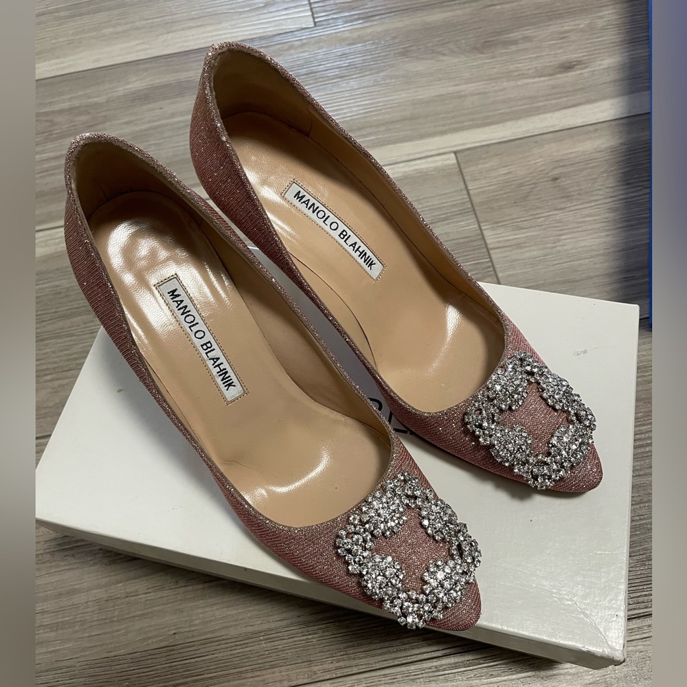 Manolo Blahnik Metallic Pink Glitter Fabric Hangisi Crystal Embellished Pumps